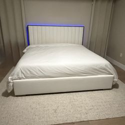 King Size Bed-City Furniture