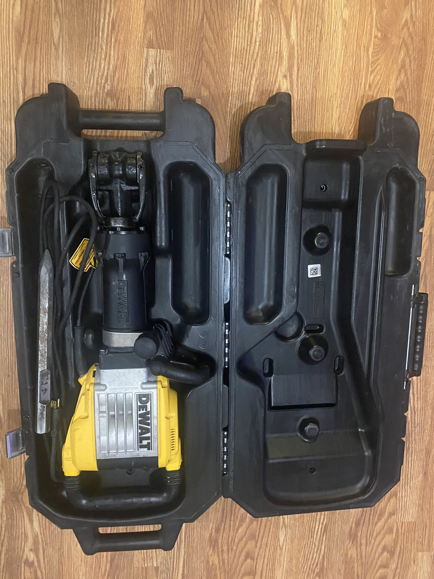 D25960 Demolition Hammer