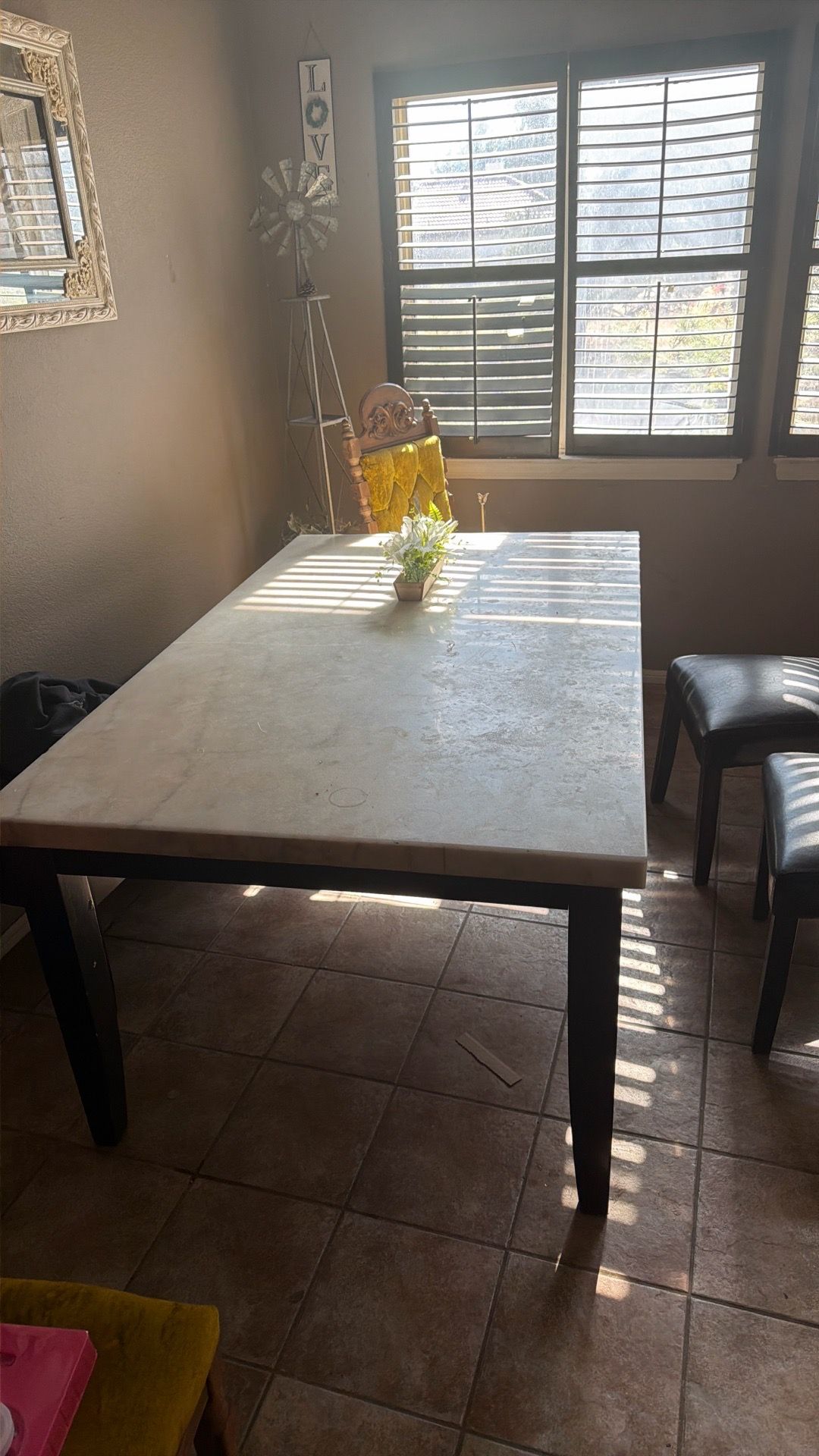 Dining table ceramic