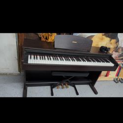 Yamaha Piano 