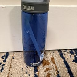 Camelbak 750ML blue water bottle-New