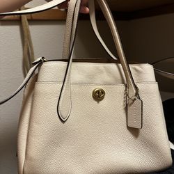 Coach Lora Carryall 30. 