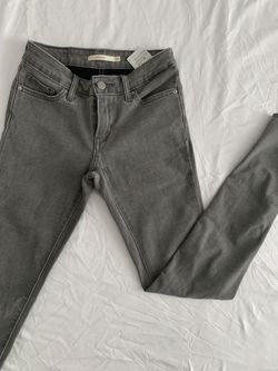 Jean Levi’s color grey