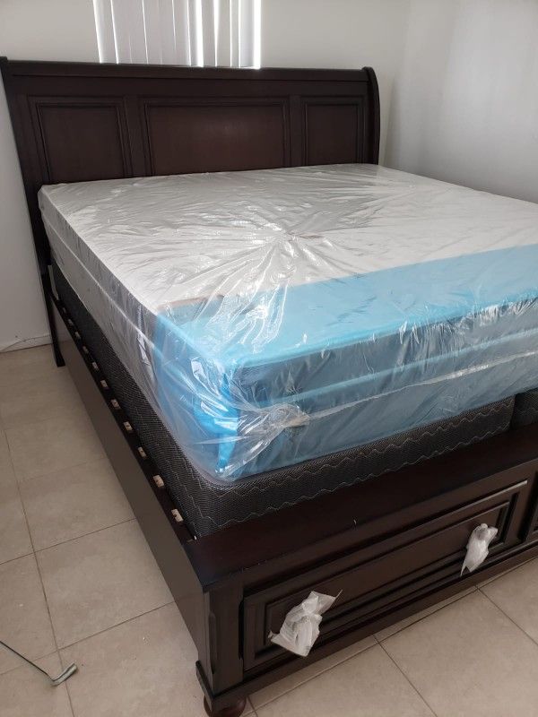 NEW KING PILLOW TOP MATTRESS AND BOX SPRING 😊 Available in FULL or QUEEN size 👌