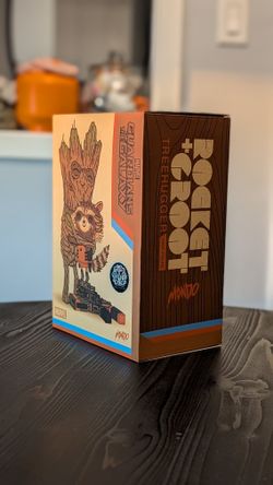 Mondo Guardians of the Galaxy: Rocket & Groot Tree Hugger - Sold Out Exclusive