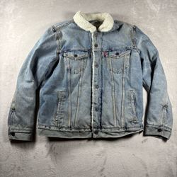 Levi’s Sherpa Lined Men’s Size Large Blue Whisker Denim Trucker Jacket