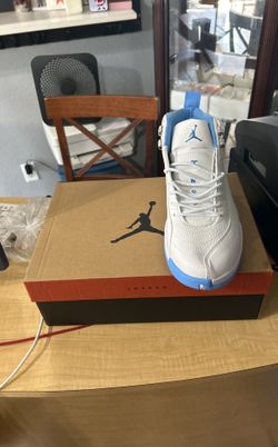 Jordan 12 Retro “White University Blue” (2004)