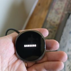 Galaxy 8watch 44mm. (Wifi/Bluetooth) Graphite Color. With Touchless Charger 