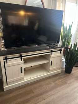 TV stand and TV for sale