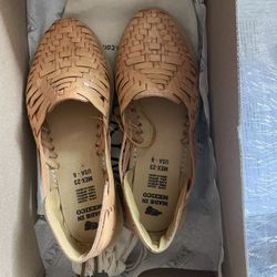 Women’s Huarache Sandal Size 6