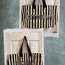 NWT Victoria’s Secret Tote And Wristlet
