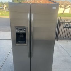 Refrigerator GE Stainless Steel Counter Depth 