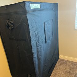 Zazzy grow tent