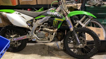 2007 KX450F PARTS TITLED Frame in hand