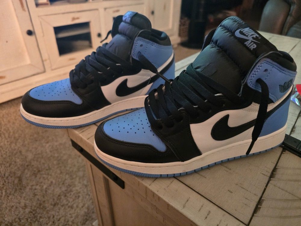 Jordan 1 Retro High OG
UNC Toe 