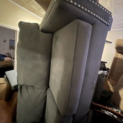 Sofa And Love Seat Almost New In Perfect Condition