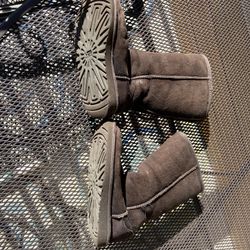 Uggs Chocolate Brown - Size 2