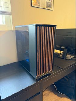Gaming PC Ryzen 7 7700X RX 7900 GRE 32GB DDR5 2TB SSD