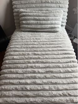 Ribbed Faux Fur Chaise Lounge