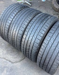 275 55 20 Goodyear Vendo este Seth de llantas con 80% de vida las 4