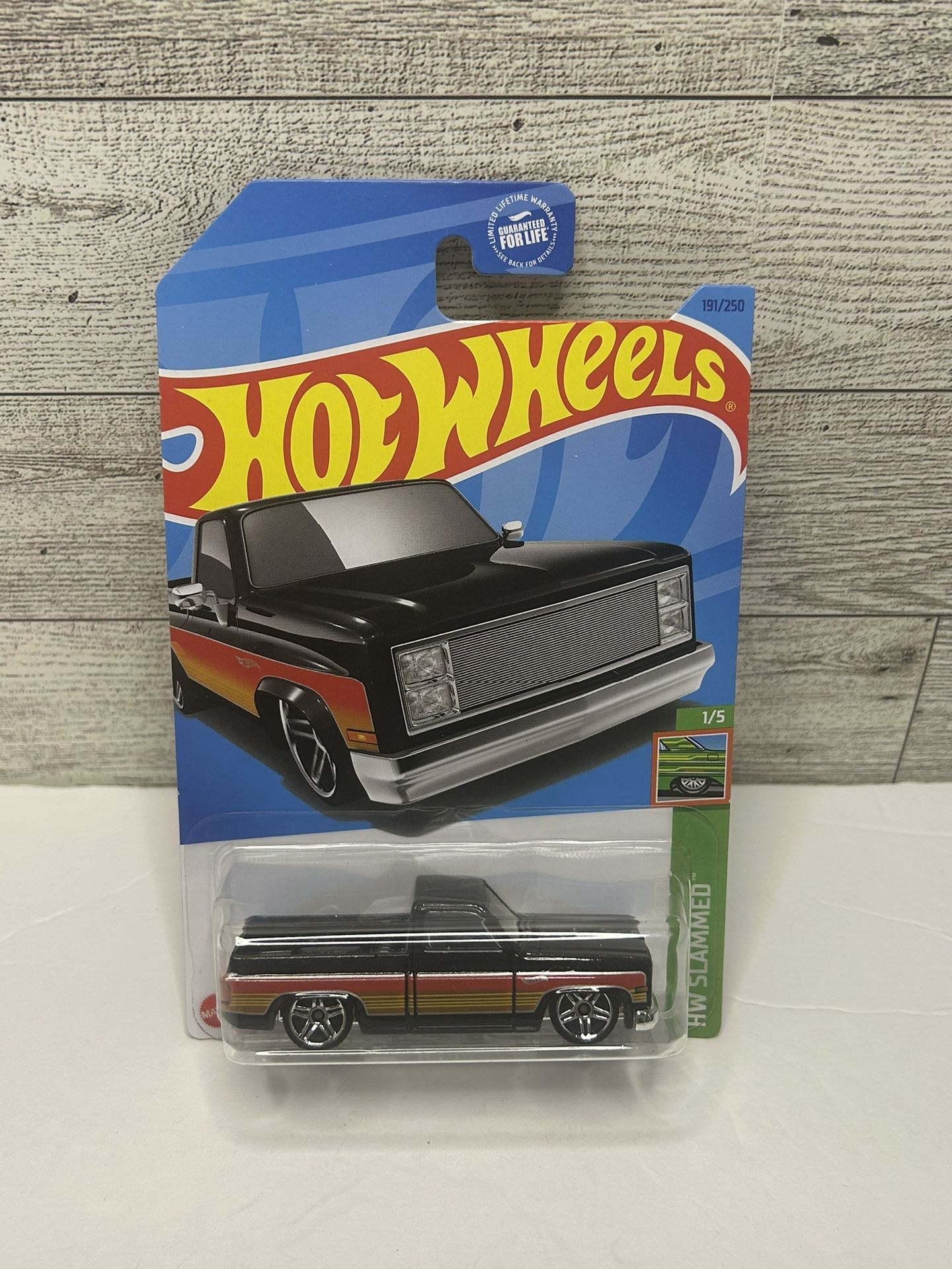 Hot Wheels Black ‘1983 Chevy Silverado Pickup Truck / HW Slammed • Die Cast Metal • Made in Malaysia