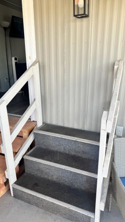 Free 3 step staircase for mobile home