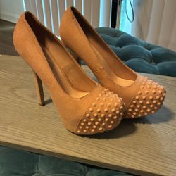 Brevkelle’s Heels Woman’s Size 8 1/2 