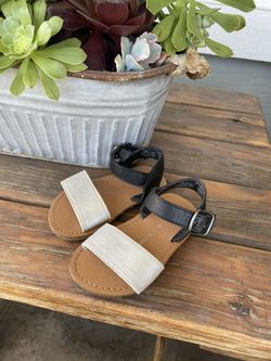 Gap Sandals Size 5