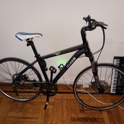 700c Hybrid Bike – 21 Speed – Disc Brakes – Great Condition