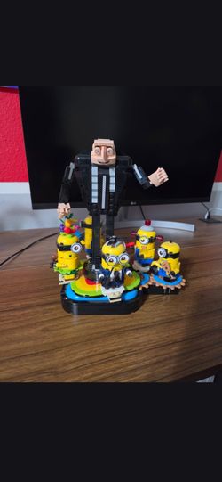 LEGO Brick-Built Gru and Minions Set 75582