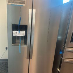 Whirlpool Side By Side Refrigerator In Fingerprint Resistant Stainless Steel