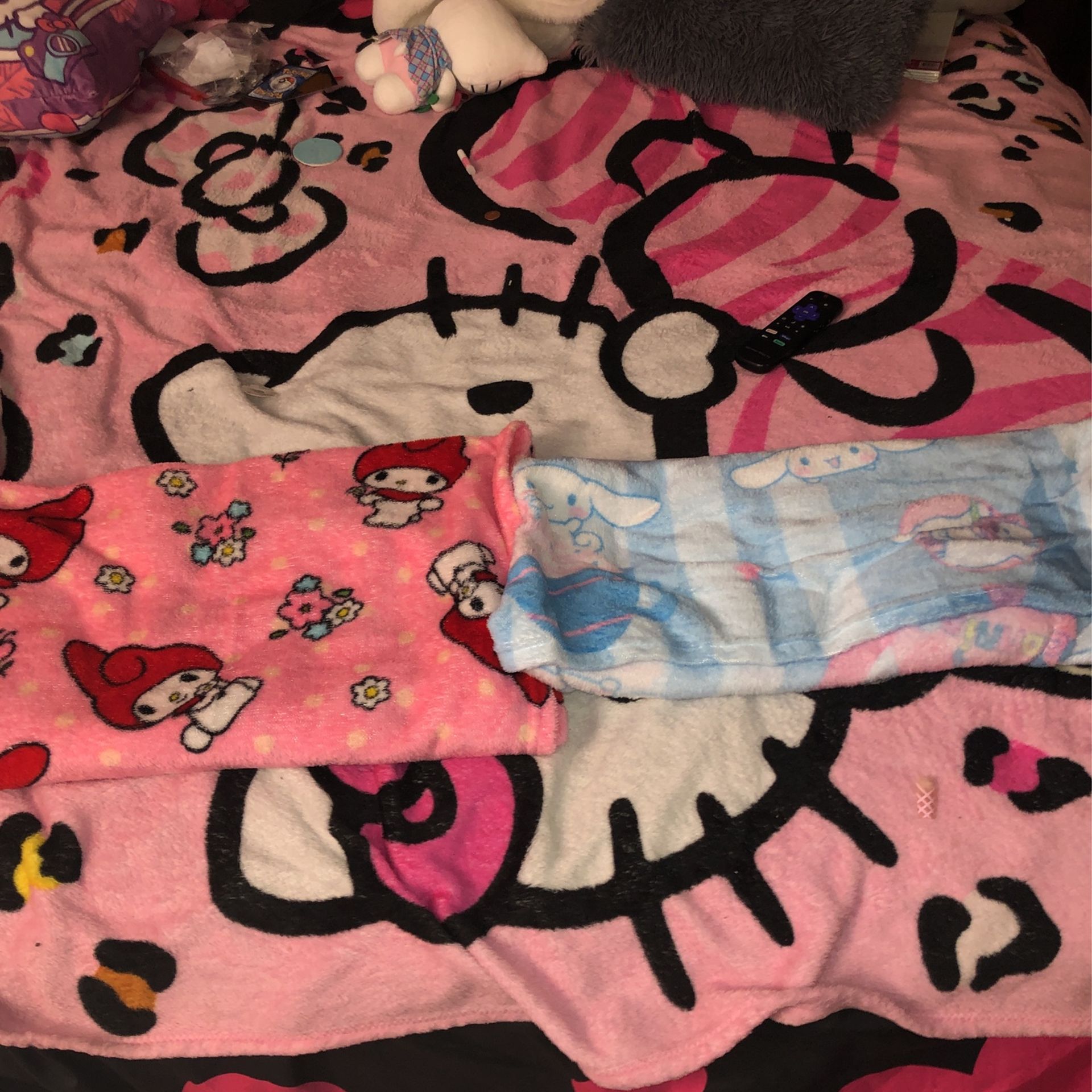 sanrio blankets TRADE