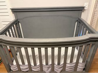 Évolur Convertible Crib- Grey