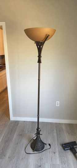 Tall standing bronze lamp