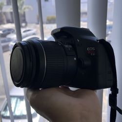 Canon EOS Rebel T2i Camera And Accessories 