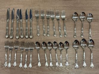 30 pc Service for 6  International Silver Co. Southern Splendor Stainless Flatware Silver
