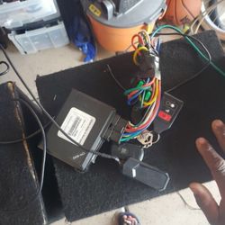 remote start car has its 2 controls is easy to install for cars that works with manual keys