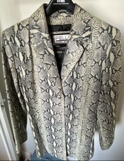 Woman’s Medium Snake Skin Leather Blazer – Stunning!