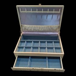 VTG Mid Century 50s-60s Mele & Co. Large Cream W Blue Interior, 3 Tiered, Pop Out Drawer Jewelry Organizer Box