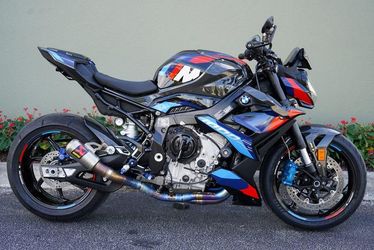 2023 BMW M 1000 R Blackstorm Metallicm Motorsport