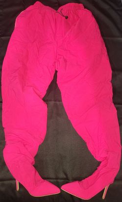Pink Sports Shoes Size 7.5 in Box