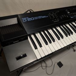 Roland D-20 Synthesizer Keyboard And YAMAHA  MS202 Amp/Speaker