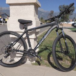 Fuji Nevada 21 Speed Mountain Bicycle 