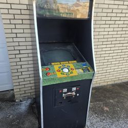 Golden Tee 97 Arcade Cabinet
