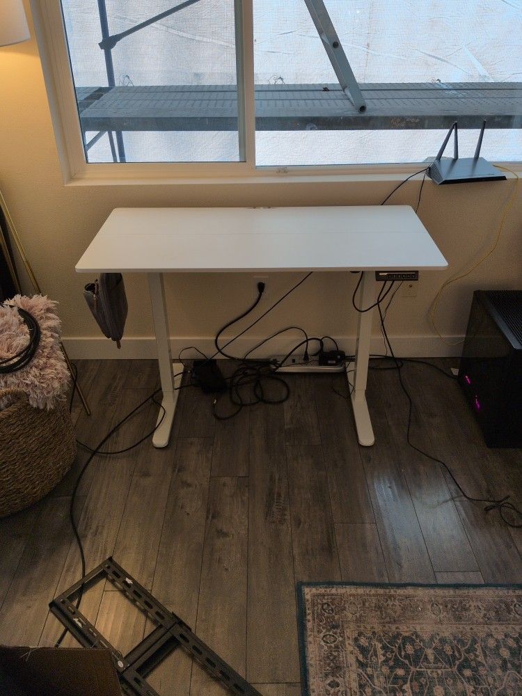ErGear Height Adjustable Electric Standing Desk