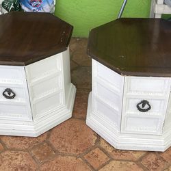 Set of 2 wood end tables