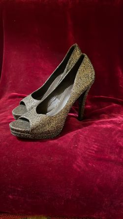 Vera Wang, Tahari, & Guess Bundle (3) Women’s Heels Size 7 1/2