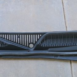Windshield Wiper Cowl Panel Grille 