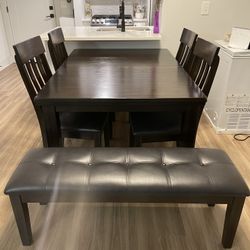 Dining extension Table with 4 Chairs And Bench $650