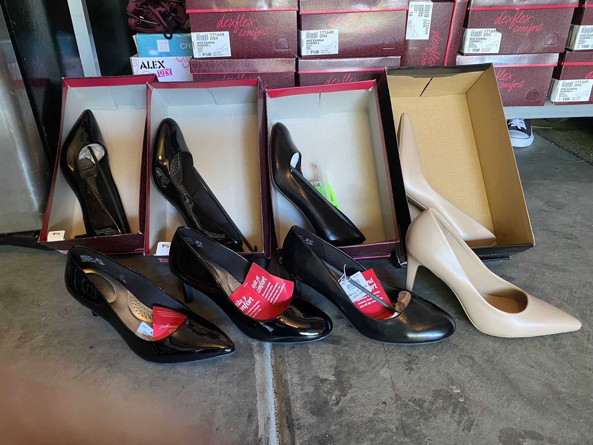 High Heels Size 9.5. 6 Dólares. 